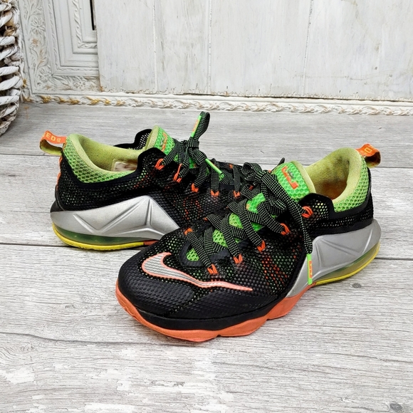 Nike LeBron James Size 7Y Air Max Low Sneakers - Picture 7 of 7